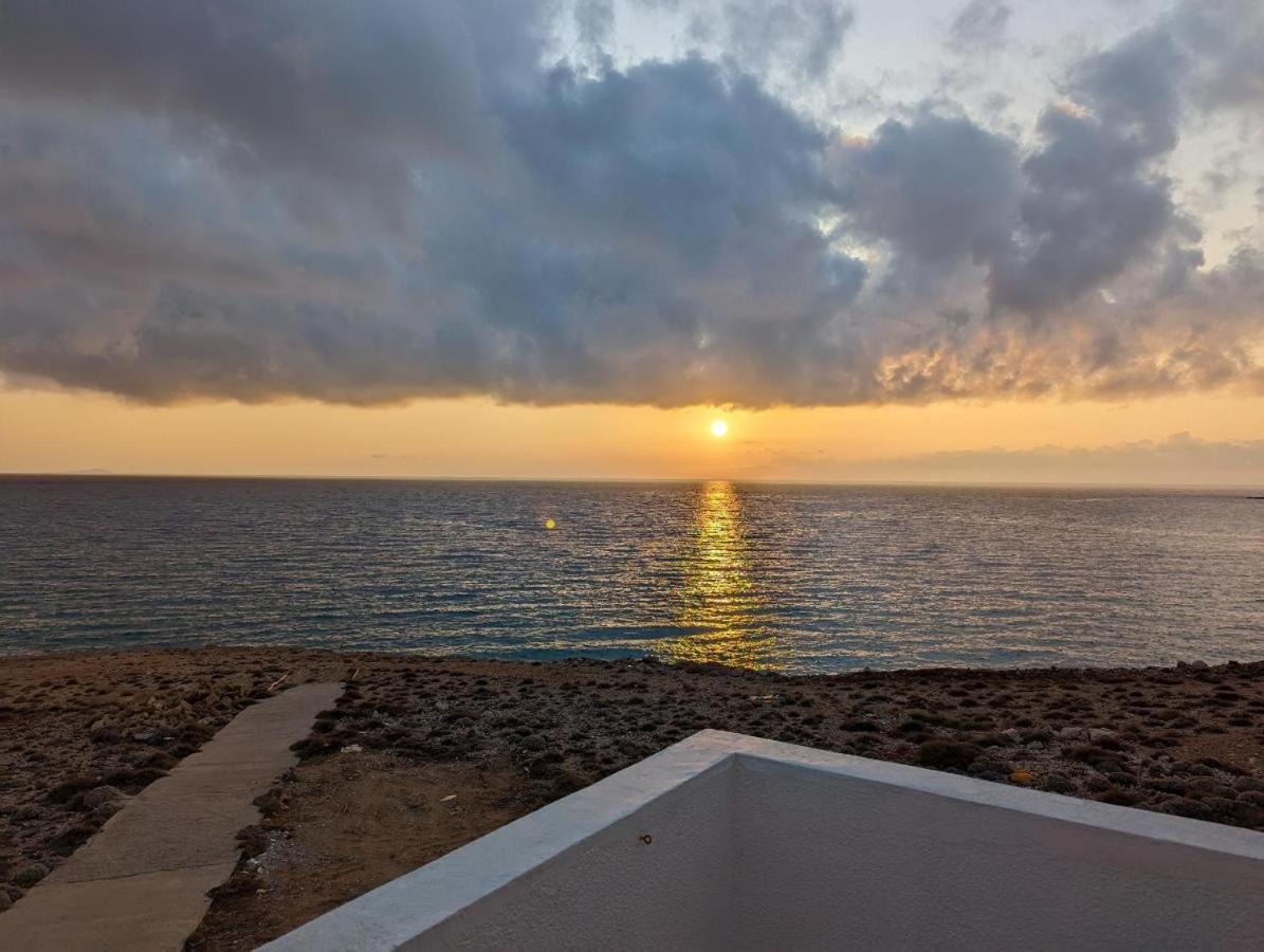 Arkasa Karpathos Seafront Paradisos Foiníkion Exterior foto